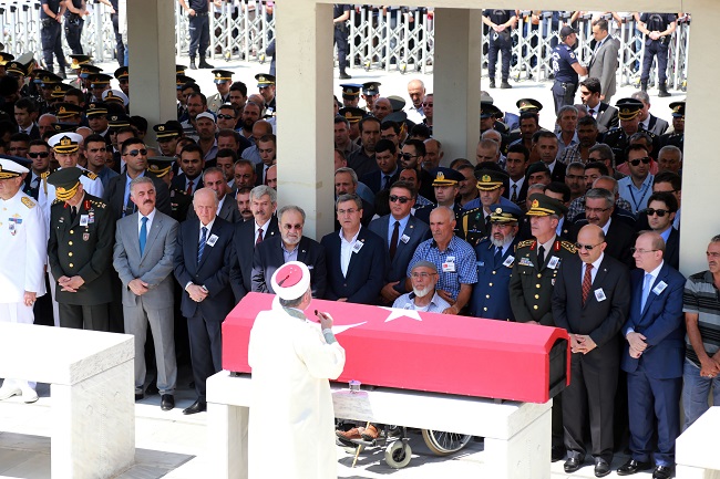 ŞIRNAK'IN ULUDERE İLÇESİNDE PKK'LI TERÖRİSTLERİN HAİN SALDIRISI SONUCU ŞEHİT OLAN PİYADE ER BAYRAM KAVCI KOCATEPE CAMİİ’NDE DÜZENLENEN TÖRENLE SON YOLCULUĞUNA UĞURLANDI. (ABDULLAH SARICA/ANKARA-İHA)