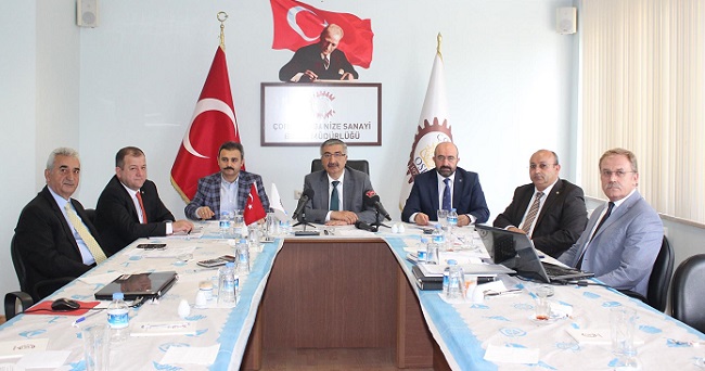 ÇORUM VALİSİ NECMETTİN KILIÇ, DEĞERLENDİRME TOPLANTISI DÜZENLEDİ (M. MUTTALİP YALÇIN/ÇORUM-İHA)