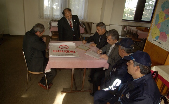 OSMANCIK'TA 1400 İŞ YERİNE SİGARA DENETİMİ YAPILDI. (İSMAİL KABAKDERE/ÇORUM-İHA)
