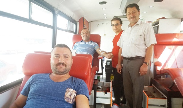 ŞOFÖRLER ODASI KAN BAĞIŞI YAPTI