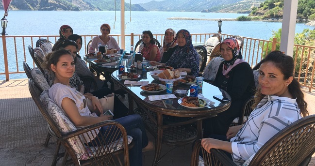 ÖZEL ANNELERE ÖZEL BİR GÜN