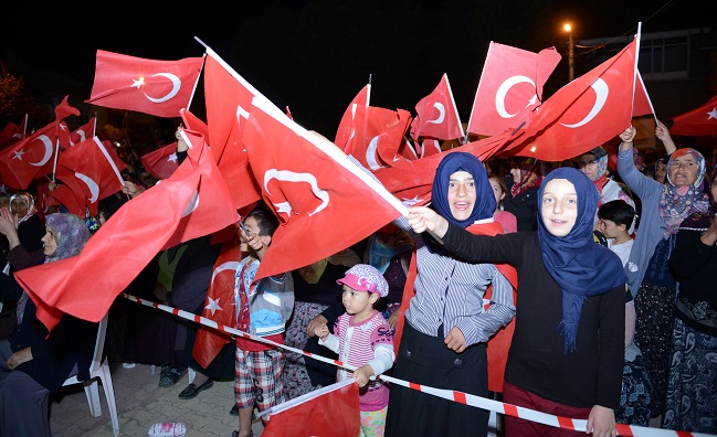 ÇORUM’DA MEYDANLAR DOLUP TAŞIYOR