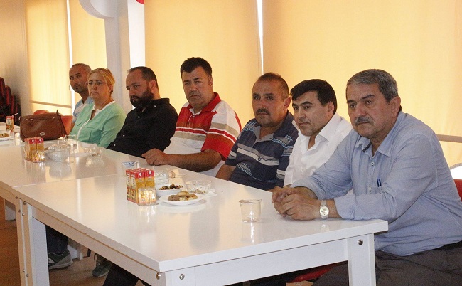 BAŞKAN ŞAHİNER ARASTA ESNAFI İLE GÖRÜŞTÜ (SERKAN ŞANSEVER/ÇORUM-İHA)