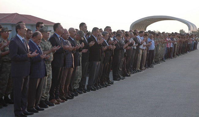 HAKKARİ'NİN ŞEMDİNLİ İLÇESİNDEKİ TERÖR SALDIRISINDA ŞEHİT OLAN UZMAN ÇAVUŞ SAVAŞ BATU VE KERİM KEÇECİ İÇİN VAN’DA TÖREN DÜZENLENDİ. ŞEHİTLERİN NAAŞI, TÖRENİN ARDINDAN MEMLEKETLERİNE UĞURLANDI. (ATİLLA İDİZ - MURAT DALGIN/VAN-İHA)