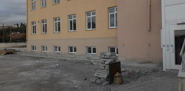 100