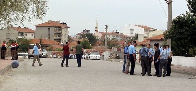 OLAYIN ARDINDAN BÖLGEYE ÇOK SAYIDA POLİS, JANDARMA EKİBİ SEVK EDİLDİ. (M. MUTTALİP YALÇIN/ÇORUM-İHA)