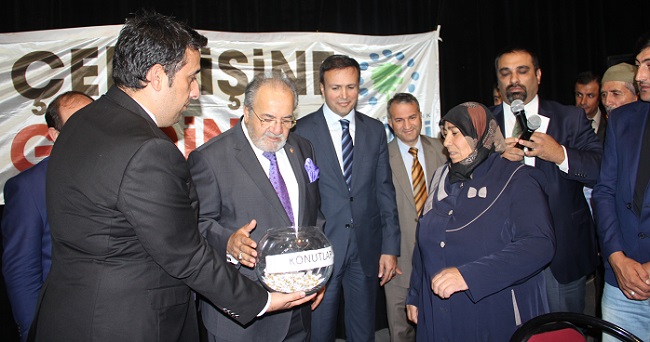 ALACA’DA 220 KİŞİ TOKİ’DEN EV SAHİBİ OLDU
