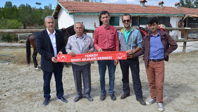 TÜRKİYE GELENEKSEL SPOR DALLARI FEDERASYONU TARAFINDAN ŞEHİT MUSTAFA AYNA ANISINA AT YARIŞLARI KOŞUSU DÜZENLENECEK. (İSMAİL KABAKDERE/ÇORUM-İHA)