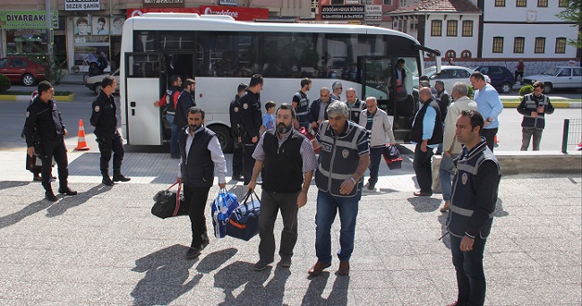 FETÖ’DEN 23 KİŞİ ADLİYEYE SEVK EDİLDİ