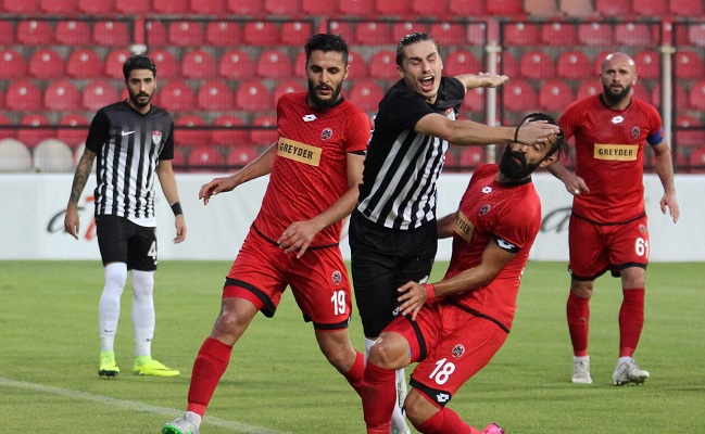 MANİSASPOR, ZİRAAT TÜRKİYE KUPASI 2. ELEME TURUNDA SAHASINDA ÇORUM BELEDİYESPOR İLE KARŞILAŞIYOR. MÜCADELENİN İLK YARISI GOLSÜZ EŞİTLİKLE TAMAMLANDI. (AYKUT YENİÇAĞ/MANİSA-İHA)