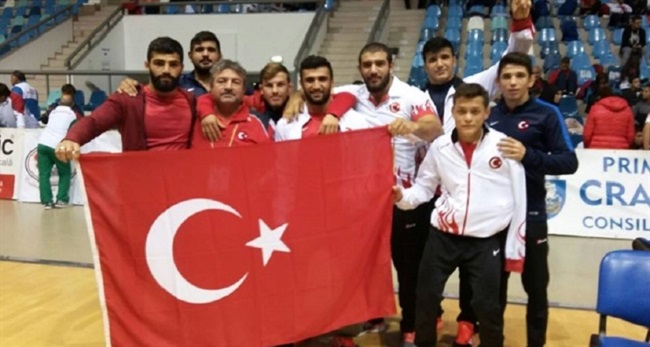 ÇORUM’A GÜREŞTE ALTIN MADALYA GELDİ