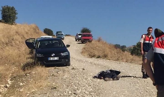 TRAKTÖRDEN DÜŞEN SÜRÜCÜ KURTARILAMADI