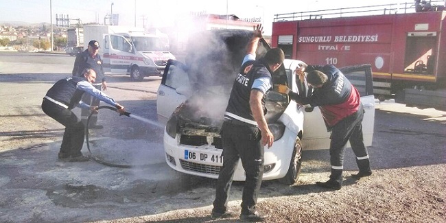 SEYİR HALİNDEKİ OTOMOBİL ALEV ALDI