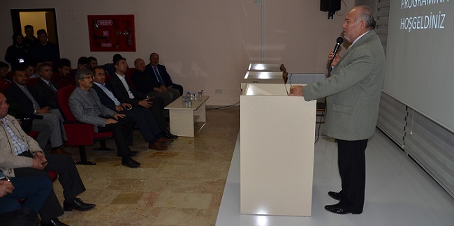 İLÇE MÜFTÜSÜ SÜLEYMAN ÇOBAN GÜNÜN ANLAM VE ÖNEMİNİ BELİRTEN KONUŞMA YAPTI. (İSMAİL KABAKDERE/ÇORUM-İHA)