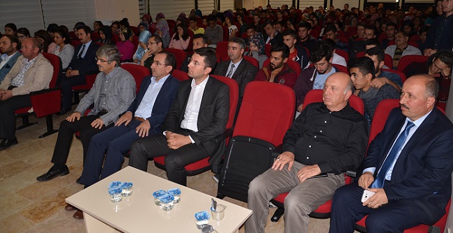 AŞURE PROGRAMI KYK ÖĞRENCİ YURDU KONFERANS VE TOPLANTI SALONUNDA GERÇEKLEŞTİRİLDİ. (İSMAİL KABAKDERE/ÇORUM-İHA)