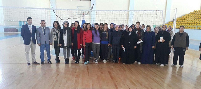 ÇORUM'UN SUNGURLU İLÇESİNDE DÜZENLENEN "HAYDİ BAYANLAR SPORA" KAMPANYASI YOĞUN İLGİ GÖRÜYOR (SERKAN ŞANSEVER/ÇORUM-İHA)