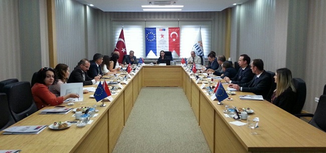 HİTİT ÜNİVERSİTESİ ÖNCÜLÜĞÜNDE YÜRÜTÜLEN "İNSANA YAŞIKIŞIR İŞ İÇİN KAYITLI İSTİHDAMIN TEŞVİKİ" PROJESİ KAPSAMINDA SOSYAL İŞBİRLİĞİ PLATFORMU OLUŞTURULDU. (M. MUTTALİP YALÇIN/ÇORUM-İHA)