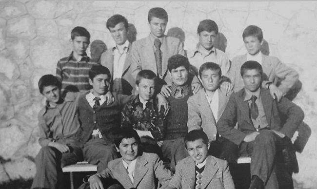 15 TEMMUZ GECESİ DARBECİ ASKERLERİN AÇTIĞI ATEŞ SONUCU OĞLU İLE BİRLİKTE ŞEHİT OLAN REKLAMCI EROL OLÇOK'UN, OKUL YILLARINA AİT FOTOĞRAFLARI ORTAYA ÇIKTI. (M. MUTTALİP YALÇIN/ÇORUM-İHA)