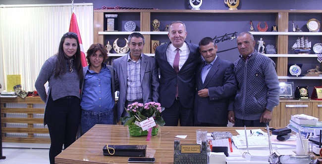 SUNGURLU ENGELLİ BAKIM MERKEZİNDE EĞİTİM GÖREN ENGELLİLER BELEDİYE BAŞKANI ABDULKADİR ŞAHİNER'İ ZİYARET ETTİ (SERKAN ŞANSEVER/ÇORUM-İHA)