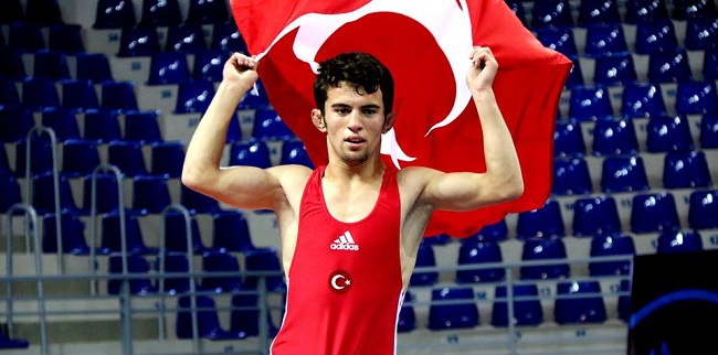 ÇORUMLU GÜREŞÇİ BALKAN ŞAMPİYONU OLDU
