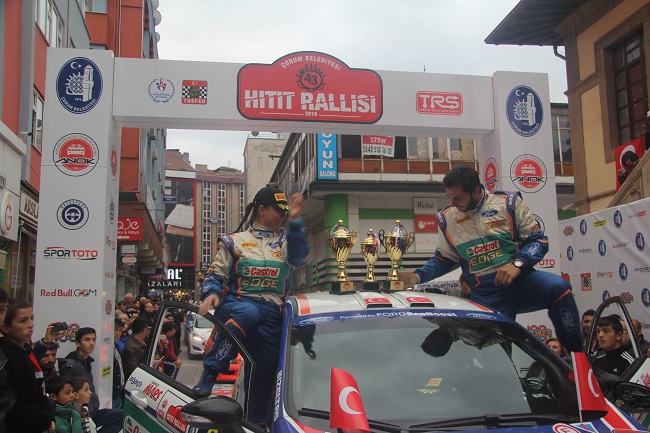 TÜRKİYE RALLİ ŞAMPİYONASINDA DERECEYE GİREN TAKIMLAR KUPALARINI ALDI (M. MUTTALİP YALÇIN/ÇORUM-İHA)