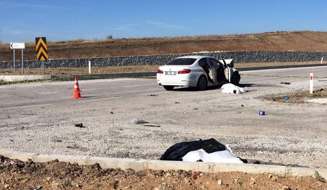 ÇORUM'UN ALACA İLÇESİNDE MEYDANA GELEN TRAFİK KAZASINDA 4 KİŞİ HAYATINI KAYBETTİ, 3 KİŞİ YARALANDI. (İHA/ÇORUM-İHA)