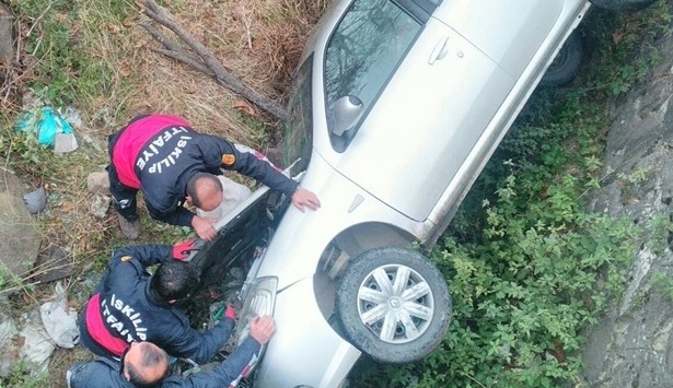 ÇORUM’DA OTOMOBİL KÖPRÜDEN UÇTU