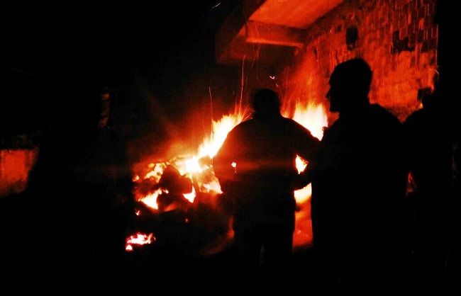 ÇORUM’DAKİ YANGINDA 2 EV KÜL OLDU