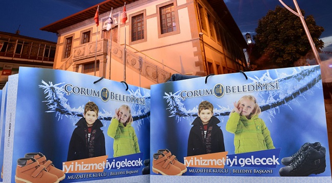 BELEDİYE BİN ÖĞRENCİYİ SEVİNDİRDİ