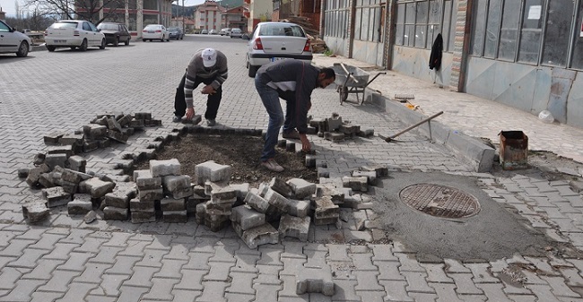 ÇORUM'UN BAYAT İLÇESİ YAPILAN ALT VE ÜST YAPI YATIRIMLARI İLE MODERN BİR KENT GÖRÜNÜMÜME KAVUŞUYOR (M. MUTTALİP YALÇIN/ÇORUM-İHA)