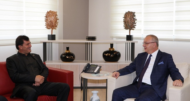 LAÇİN BELEDİYESİ’NE MİNİBÜS DESTEĞİ