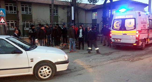 OTOMOBİL İLE MOTOSİKLET ÇARPIŞTI