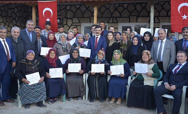 EVDE PEYNİR YAPIMINI ÖĞRENDİLER