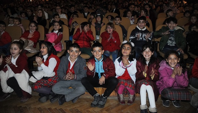 ÇOCUKLAR BU TİYATROYU ÇOK SEVDİ