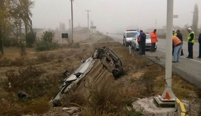 ÇORUM’DA OTOMOBİL RADARA ÇARPTI