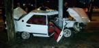 OTOMOBİL DİREĞE ÇARPARAK DURABİLDİ