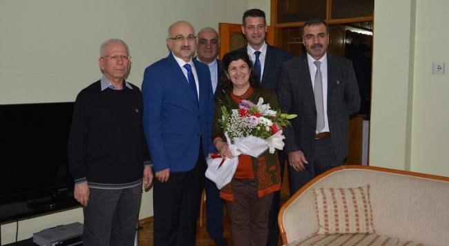 EMEKLİ ÖĞRETMENLERİ UNUTMADILAR