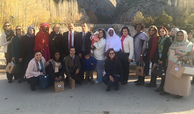 BÜYÜKELÇİ EŞLERİ ORTAKÖY’E HAYRAN KALDI