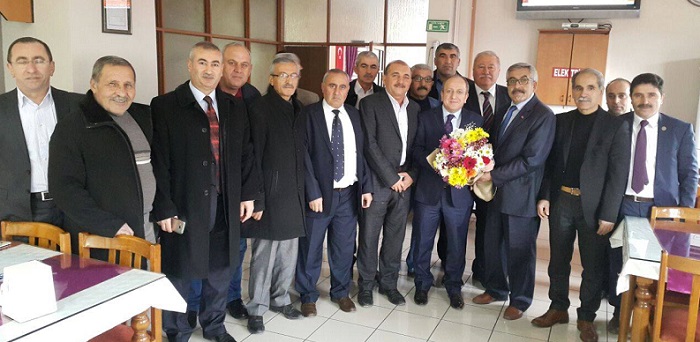 ESKİ MECLİS ÜYELERİYLE GÖRÜŞTÜ