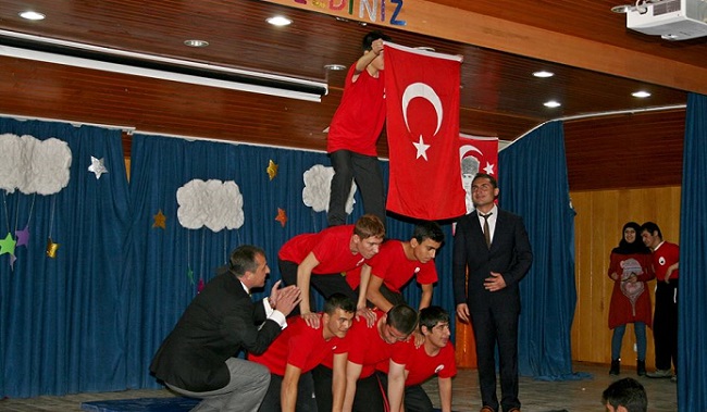 ÖZEL ÖĞRENCİLERDEN GÜZEL GÖSTERİ