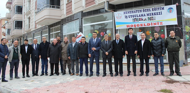 3 ARALIK DÜNYA ENGELLİLER GÜNÜ DOLAYISIYLA ÖZEL EĞİTİM ALAN ÖĞRENCİLER YARARINA KERMES DÜZENLENDİ. (İSMAİL KABAKDERE/ÇORUM-İHA)