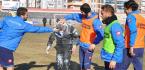 MAÇ ÖNCESİ SÜRPRİZ DOĞUM GÜNÜ