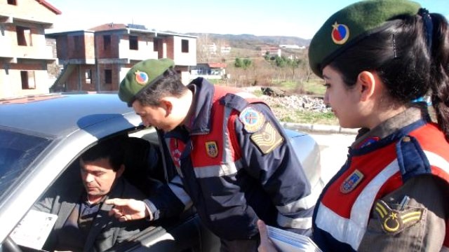 JANDARMA’DAN EMNİYET KEMERİ UYARISI