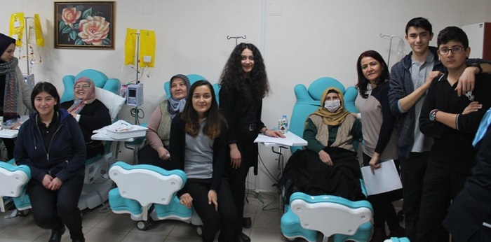 HASTALARA MORAL VERDİLER