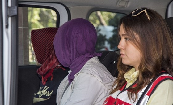 ÇORUM’DA 4 KADIN FETÖ’CÜ ÇIKTI!