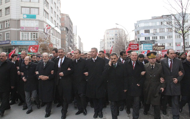 ÇORUM’DA ON BİNLERCE VATANDAŞ KARDEŞLİK İÇİN TEK YÜREK OLDU. (M. MUTTALİP YALÇIN/ÇORUM-İHA)