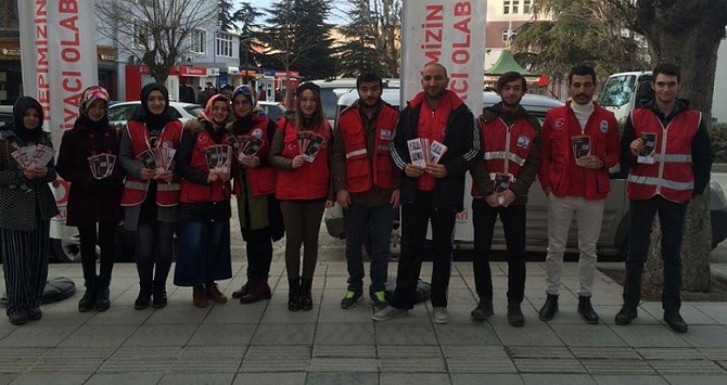 DUYARLI GENÇLERDEN KIZILAY’A DESTEK