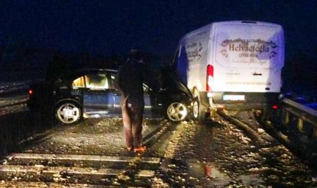 OSMANCIK’TA ZİNCİRLEME KAZA: 2 YARALI