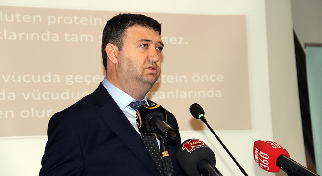 HİTİT ÜNİVERSİTESİ TIP FAKÖLTASİ ÖĞRETİM ÜYESİ YRD. DOÇ.DR. ATAKAN COMBA, ÇÖLYAK İLE İLGİLİ SUNUM YAPTI. (M. MUTTALİP YALÇIN/ÇORUM-İHA)