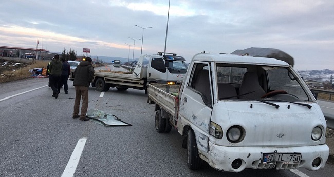 ÇORUM'UN SUNGURLU İLÇESİNDE MEYDANA GELEN TRAFİK KAZASINDA 2 KİŞİ YARALANDI. (SERKAN ŞANSEVER/ÇORUM-İHA)